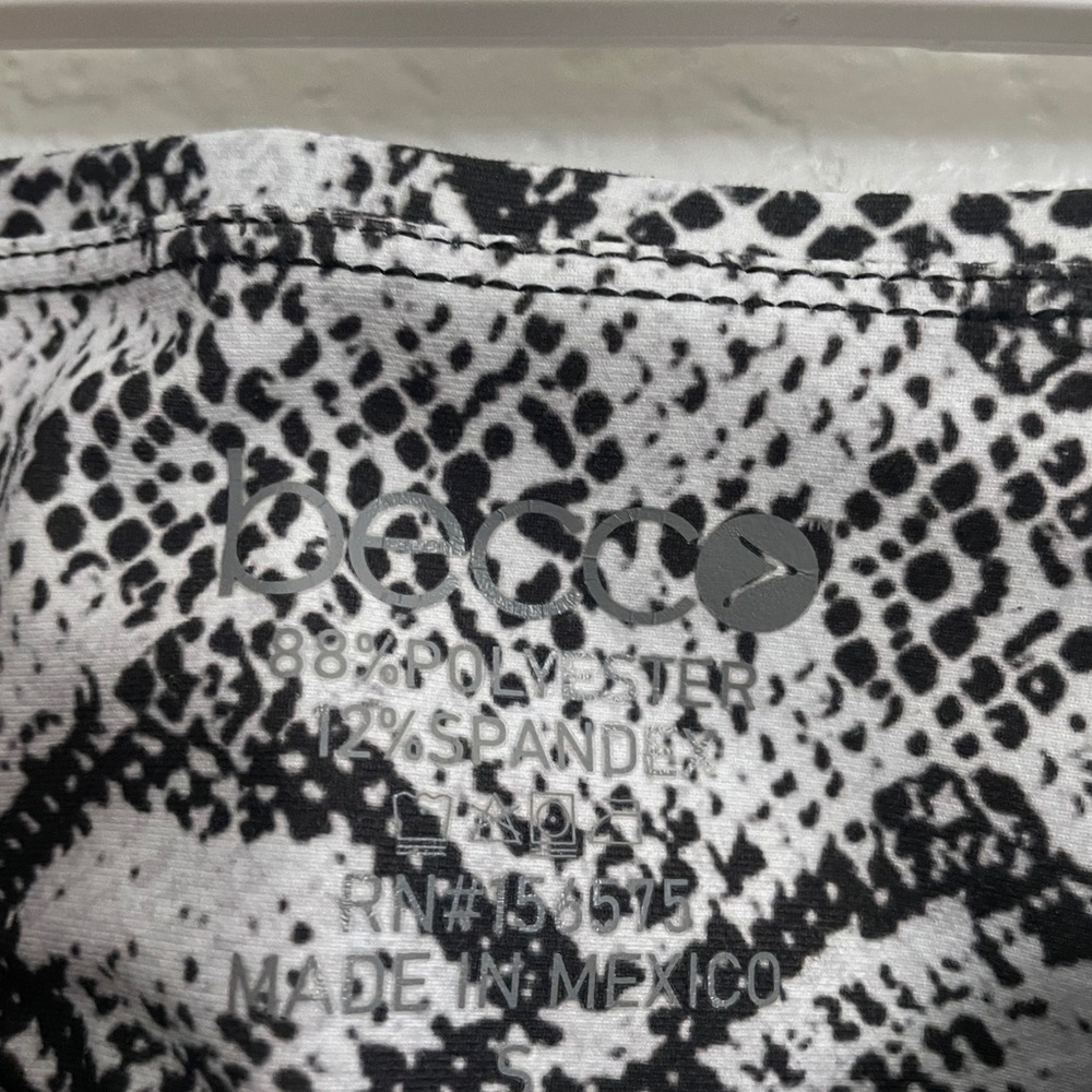 BECCA by Rebecca Virtue Snake Skin Leggings 7/8 Length